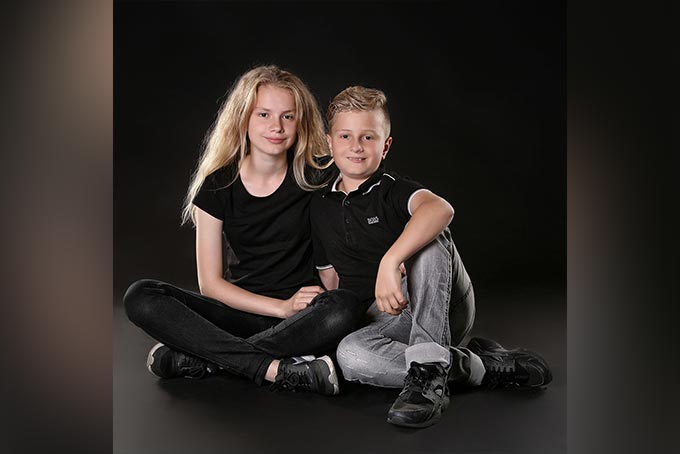 Geschwisterfoto Bruder und Schwester